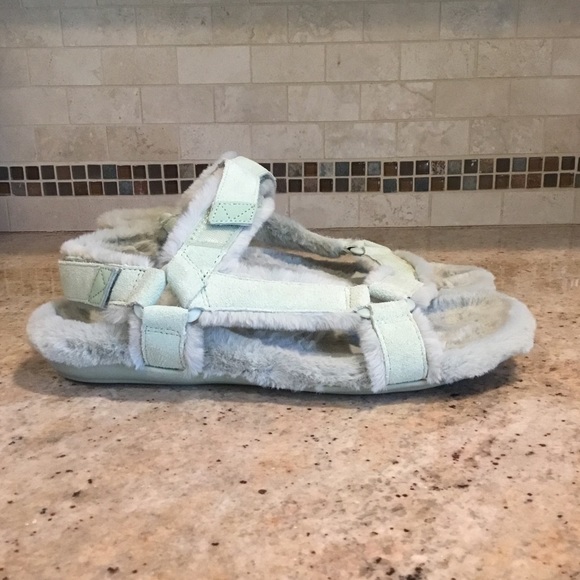 Vionic Viva Faux Fur Suede Sandals - Picture 9 of 11